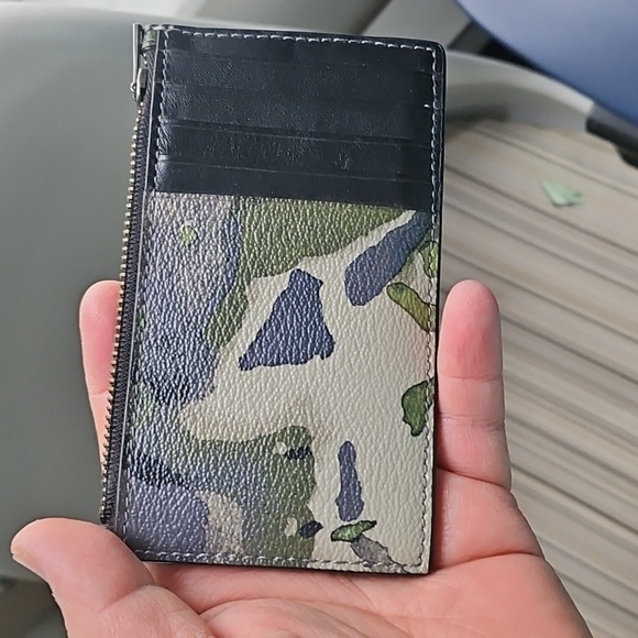 Coach Wallet - Picture 6 of 8